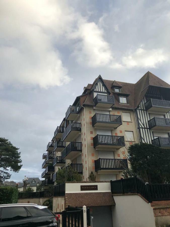Deauville bord de mer Buitenkant foto
